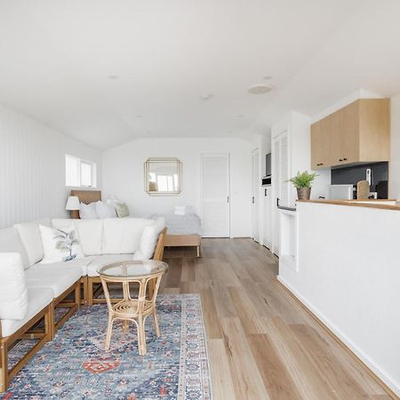 Hotel By The Seaside Mornington Esterno foto