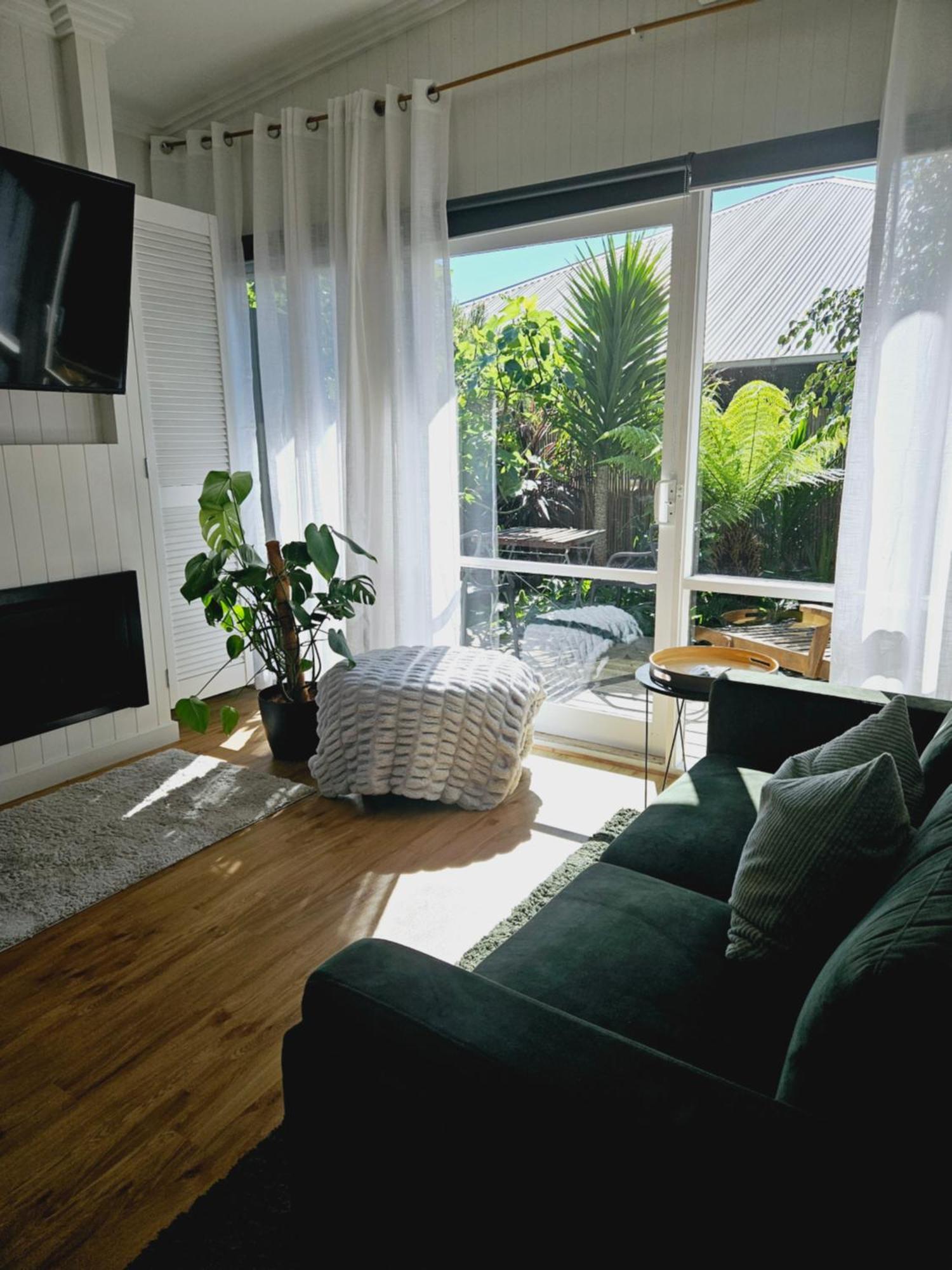 Hotel By The Seaside Mornington Esterno foto